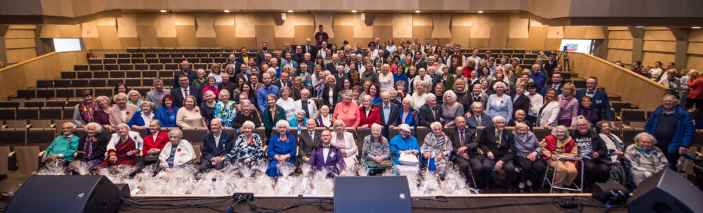 4. Simtgadnieku Salidojuma kopbilde (2025). "Ulbrokas Pērle" zālē. Foto: Edgars Krinbergs