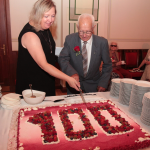 2018. gada Simtgadnieku Salidojums. Svētku kūkas griešana.